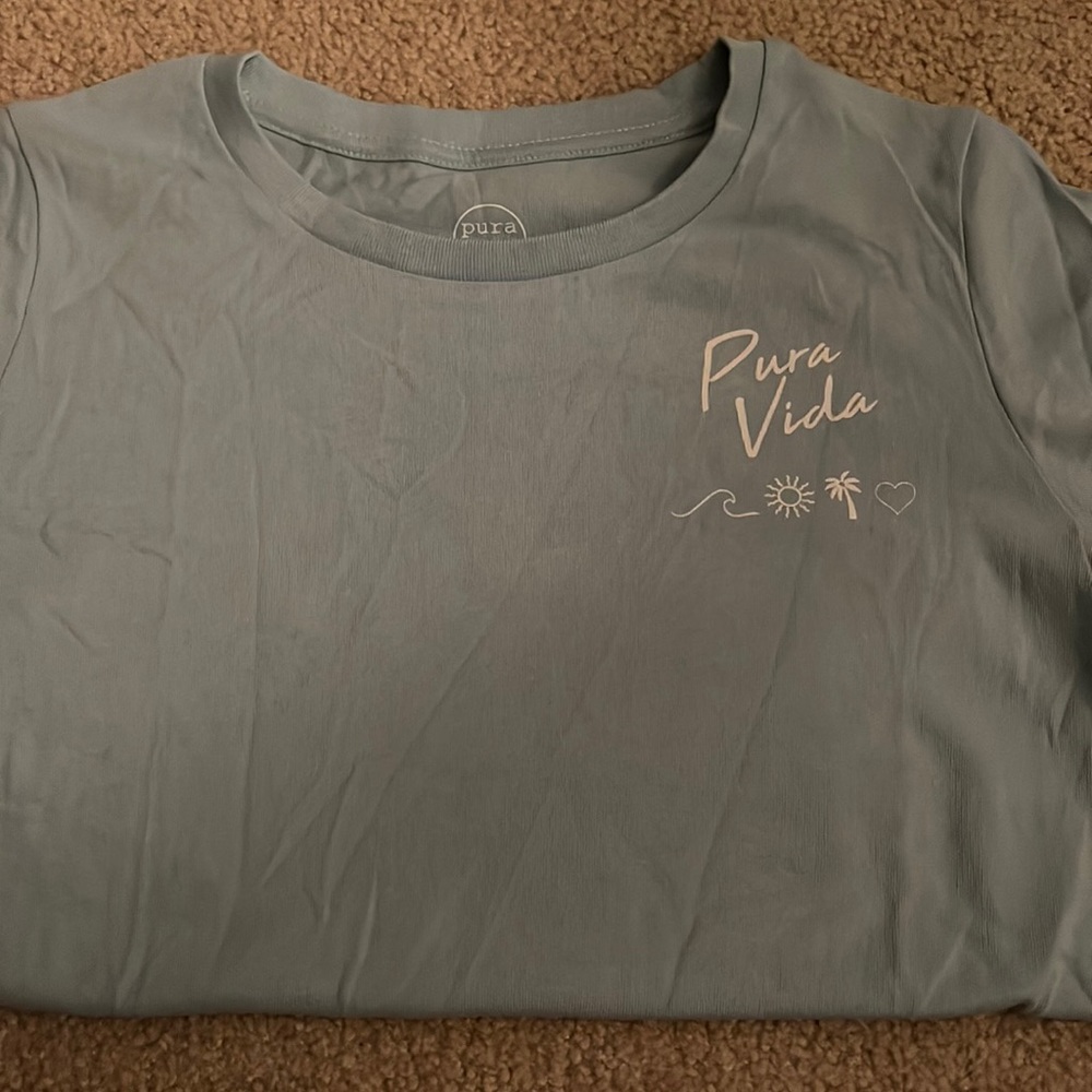 Tee shirt